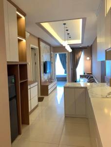 Cozy and Luxury place to stay 1BR, Front of Pullman Hotel CP