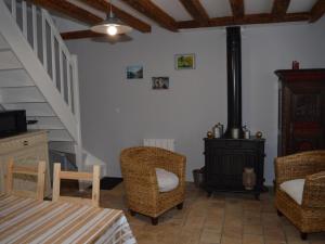 Maisons de vacances Charmant gite rural avec jardin, proche Amboise et Blois, ideal pour familles, randonneurs et amoureux de nature - FR-1-381-145 : photos des chambres