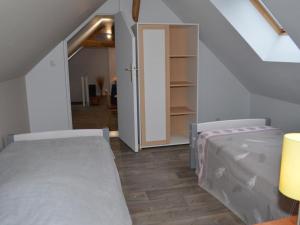 Maisons de vacances Charmant gite rural avec jardin, proche Amboise et Blois, ideal pour familles, randonneurs et amoureux de nature - FR-1-381-145 : photos des chambres