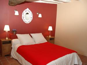 Gîte authentique à Brizay avec jardin privé et piscine - FR-1-381-238