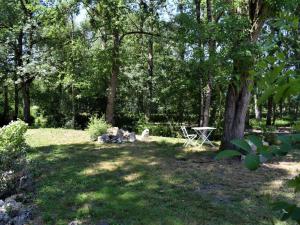 Maisons de vacances Evasion champetre : Gite enchanteur avec jardin clos, riviere et tout confort pres des Chateaux de la Loire. - FR-1-381-506 : photos des chambres