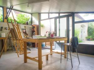Maisons de vacances Charmante maison proche Chateaux de la Loire, jardin prive, parfait pour couples et familles - FR-1-381-371 : photos des chambres