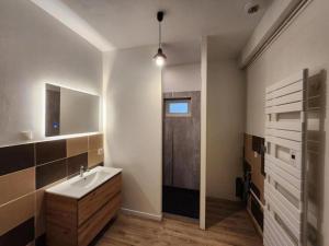 Maisons de vacances Gite tout confort avec garage et WIFI a Preuilly-sur-Claise - FR-1-381-596 : photos des chambres