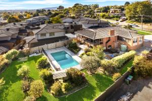 Spacious 5-Bedroom Home & Pool