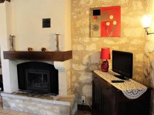 Maisons de vacances Gite pres de Sarlat avec cheminee, jardin clos et activites en Dordogne - FR-1-616-73 : photos des chambres