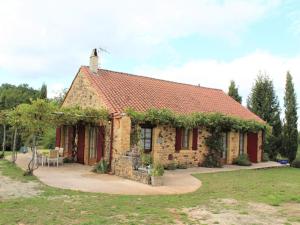 Maison 2 Chambres avec Jardin, Animaux Acceptés, Parking, WiFi à Mazeyrolles - FR-1-616-106