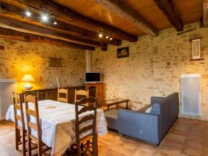 Maisons de vacances Maison perigourdine renovee proche Le Bugue, grand jardin, 3 chambres - FR-1-616-50 : photos des chambres