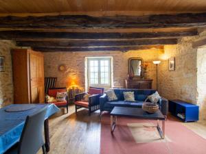 Maison isolée avec jardin et animaux acceptés - FR-1-616-11