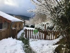 Appartements Studio Montagne avec Terrasse Privative, Wifi, Pres de Sentiers de Randonnee, Animaux Acceptes - FR-1-496-224 : photos des chambres
