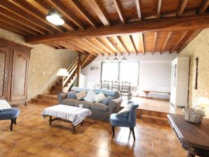 Maisons de vacances Maison percheronne avec jardin, animaux acceptes, WiFi, cheminee, proche commerces - FR-1-497-29 : photos des chambres