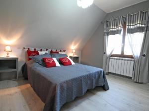 Maisons de vacances Maison percheronne avec jardin, animaux acceptes, WiFi, cheminee, proche commerces - FR-1-497-29 : photos des chambres