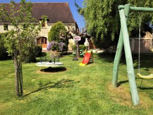 Maisons de vacances Maison familiale pres de Limeuil avec jardin, jeux pour enfants, WiFi et animaux acceptes - FR-1-616-84 : photos des chambres