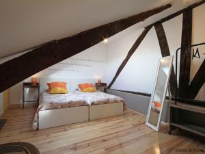 Appartements Appartement cosy au-dessus d'un cafe litteraire avec jardin et location de velos, proche de Conde-en-Normandie - FR-1-497-93 : photos des chambres