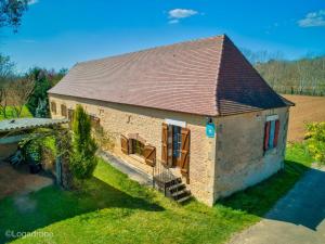 Maisons de vacances Maison familiale pres de la Dordogne avec jardin, barbecue, equipements bebe et sites touristiques a proximite - FR-1-616-168 : photos des chambres