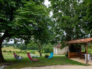 Maisons de vacances Maison perigourdine avec jardin, proche de Perigueux et Brantome, ideale pour 4 personnes - FR-1-616-183 : photos des chambres