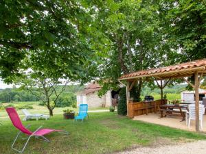Maisons de vacances Maison perigourdine avec jardin, proche de Perigueux et Brantome, ideale pour 4 personnes - FR-1-616-183 : Maison de Vacances (4 Adultes)