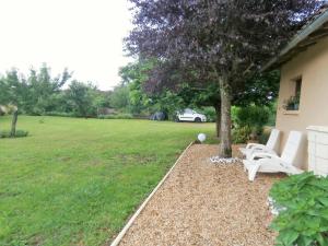 Maisons de vacances Gite charmant avec jardin et cheminee a 2 km de Cherveix-Cubas, proche sites prehistoriques et nautiques - FR-1-616-158 : photos des chambres