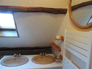 Maison ancienne restaurée avec poêle à bois et animaux admis - FR-1-497-15