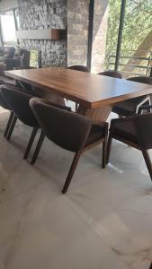 Hermosa cabaña en el bosque