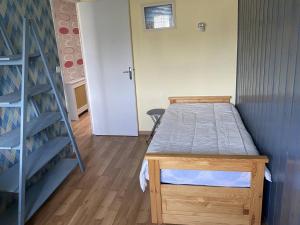 Maison avec jardin clos à 250m de la mer, 3 chambres, parking, Trégastel - FR-1-368-438