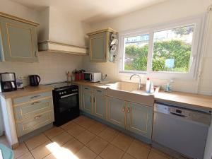 Villa avec terrasse à 400m de la mer à Pleumeur-Bodou - FR-1-368-400