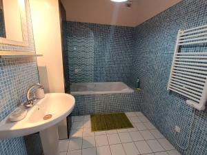 Villa avec terrasse à 400m de la mer à Pleumeur-Bodou - FR-1-368-400