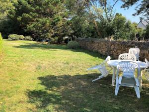 Maison cosy à 50m du port et proche plage, jardin privé à Ploumanach - FR-1-368-447