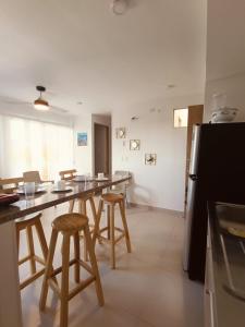 Aviva Sierra - vía Parque Tayrona