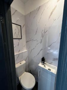 Private ensuite room close to Rotherham city centre 5