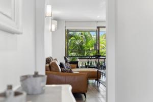 Smugglers On The Beach