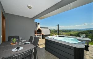 Stunning Home In Veliko Trgovisce