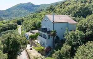 Amazing Apartment In Zuljana With Wifi