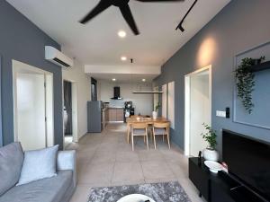 Modern Suite in Seri Kembangan Nearby MRT