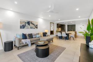 Resort-style Swim Out - A True Tropical Oasis