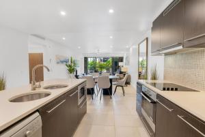 Resort-style Swim Out - A True Tropical Oasis