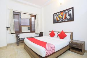 Hotel O Mominpur Guest House