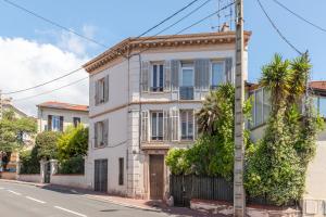 À 1km Plage du Midi et Palais des Festivals - Appartement Centre Cannes avec Cour Extérieur Privée