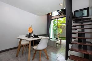 Duplex Loft in NaiHarn Residence near the Beach, UTL B119