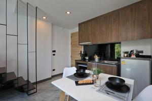 Duplex in NaiHarn Residence near the Beach, UTL B325