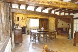 B&B / Chambres d'hotes Gite de vinces Lot-et-Garonne situe entre Bordeaux et Toulouse maison rurale, Maison en campagne : photos des chambres