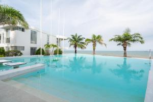 Pure Sunset Beach - Ocean View Room, Pattaya