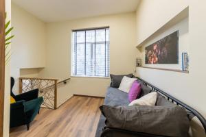 City Center Apartment, Walk to Beach & Sea Garden