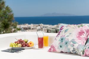 MAR n MAR CROWN HOTEL-SUITES Santorini Greece