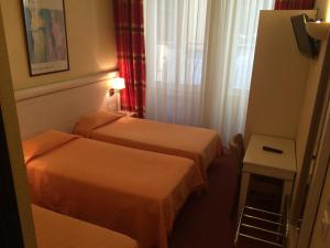 Hotels Hotel Elysee : photos des chambres