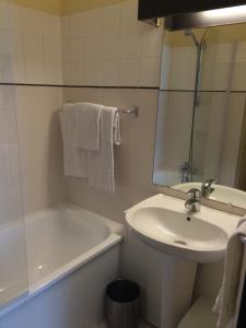 Hotels Hotel Elysee : photos des chambres
