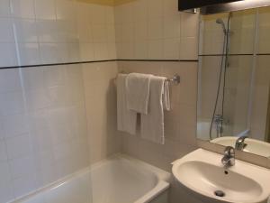 Hotels Hotel Elysee : photos des chambres