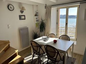 Duplex rénové avec vue exceptionnelle sur le port d’Erquy