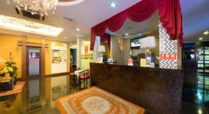 OYO 126 Rae Hotel
