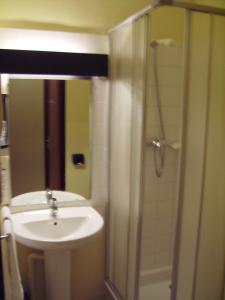 Hotels Hotel Elysee : photos des chambres
