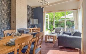 Cozy Home In Putten With Wifi